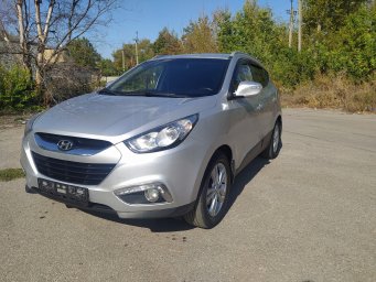 Продам Hyundai IX35 4WD 2012год выпуска