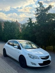 Opel Astra J