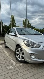 Продам надежный автомобиль Hyundai Solaris Продам надежный автомобиль Hyundai Solaris